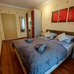 Harmony - Balcony, Ac, Free Parking, Metro, Self Check-in Budapest