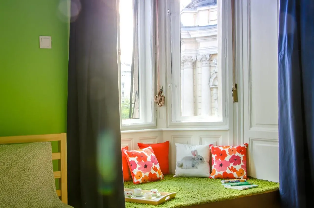 Hostel Aparthotel Vigszinhaz Budapest